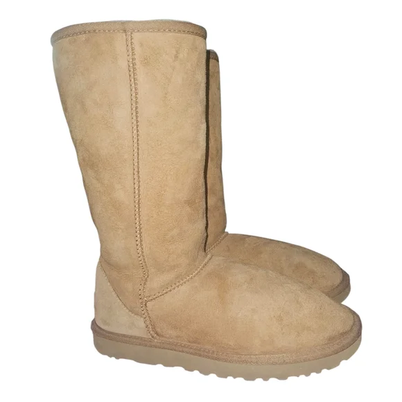 UGG Classic Tall II Boots – Chestnut Suede, Size 8, Like New - Picture 1 of 6